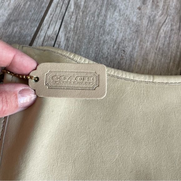 Vintage Coach Swinger Crossbody - Picture 3 of 7